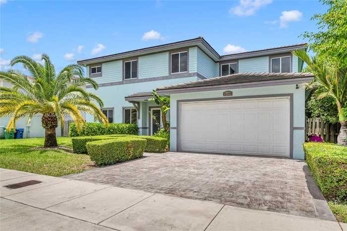 photo 1: 15105 SW 180th St, Miami FL 33187