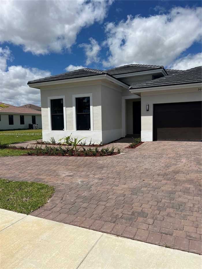 photo 2: 32359 SW 195th Ave, Homestead FL 33030