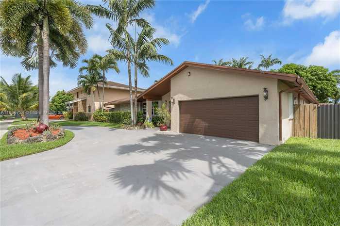 photo 2: 12861 SW 149th St, Miami FL 33186