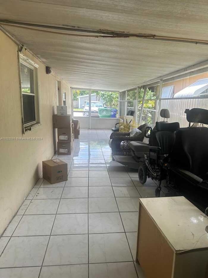 photo 10: 6737 SW 27th Ct, Miramar FL 33023