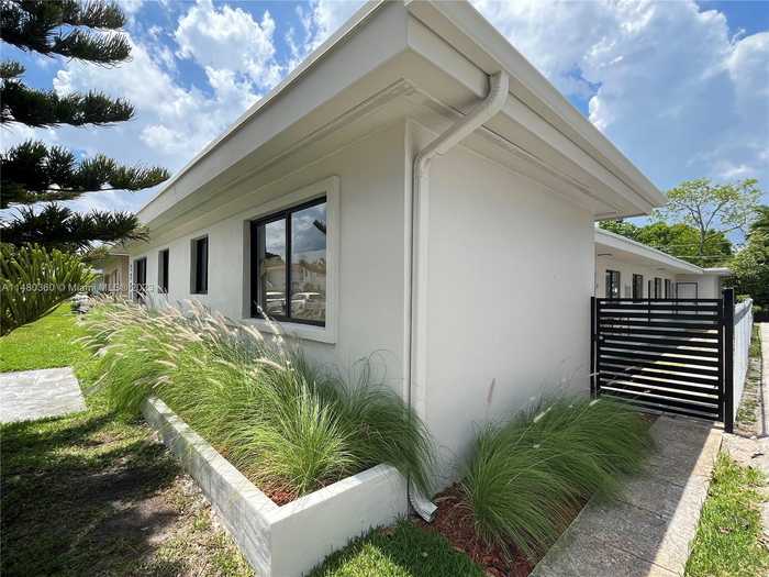 photo 1: 1735 Normandy Dr, Miami Beach FL 33141