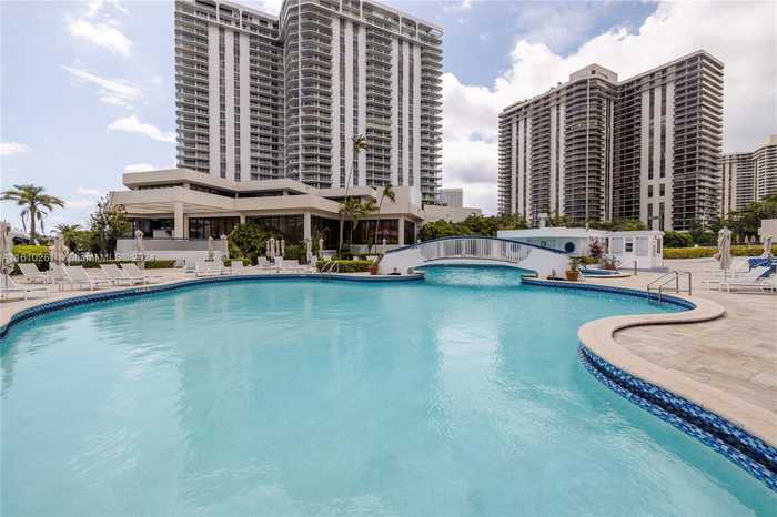 photo 18: 19707 Turnberry Way Unit 14E, Aventura FL 33180