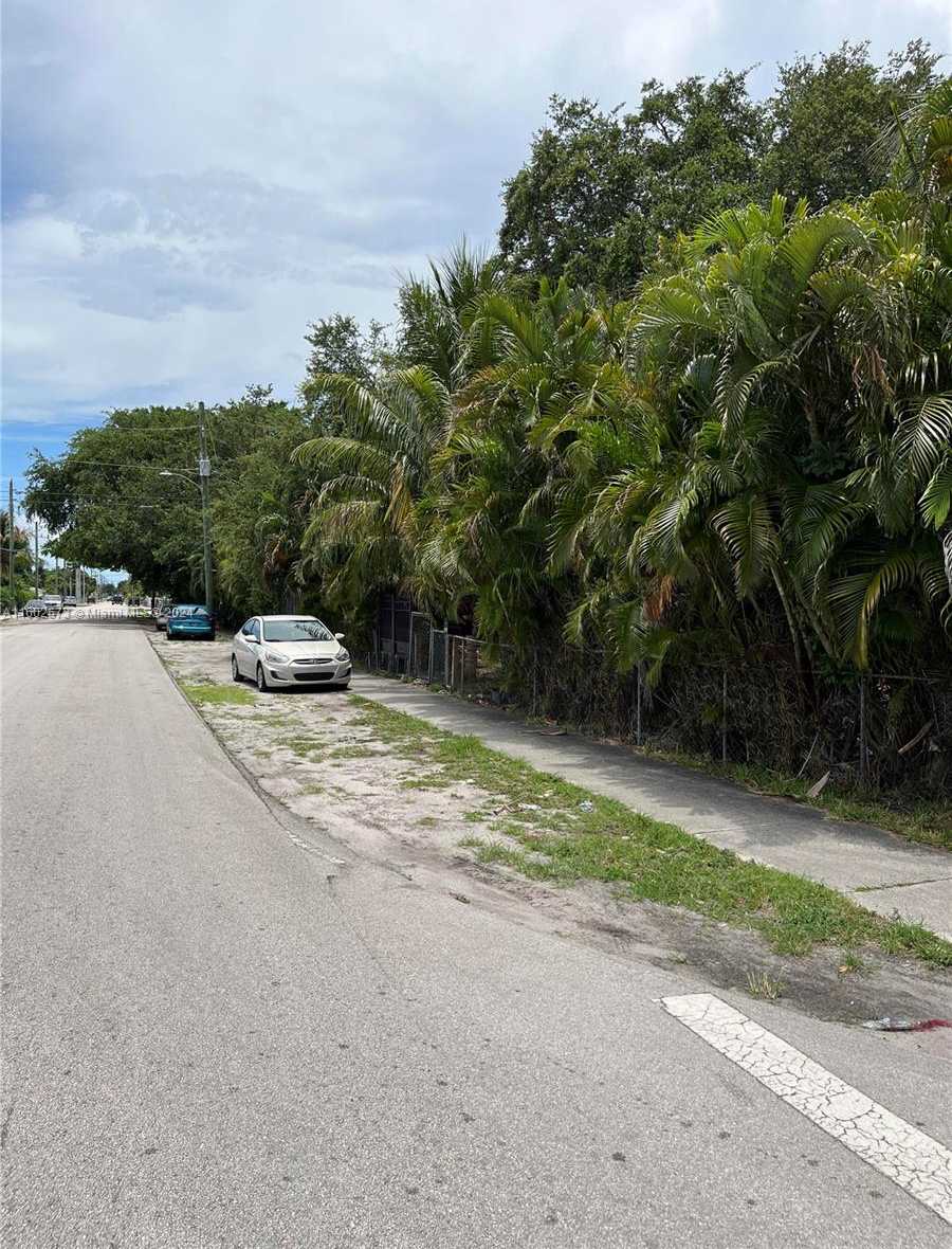 photo 2: 8900 NW 25th Ave, Miami FL 33147