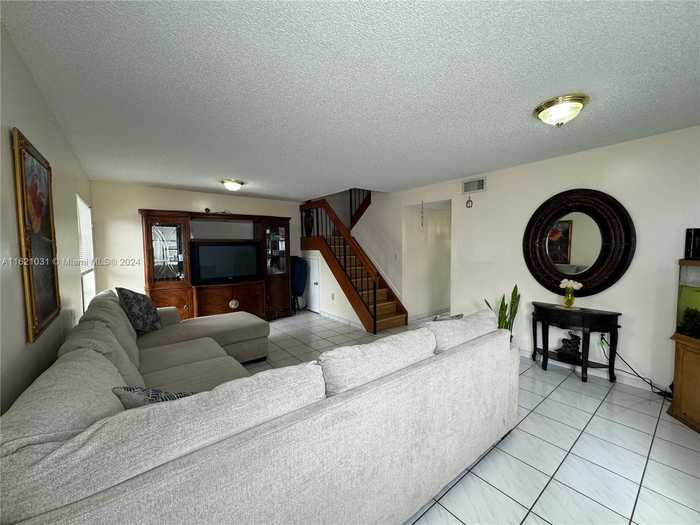 photo 2: 5240 W 24th Ct Unit 5240, Hialeah FL 33016