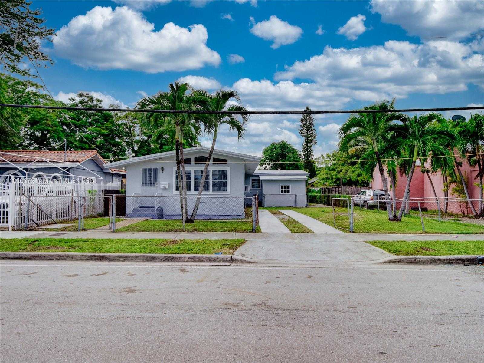 photo 2: 1132 NW 39th St, Miami FL 33127