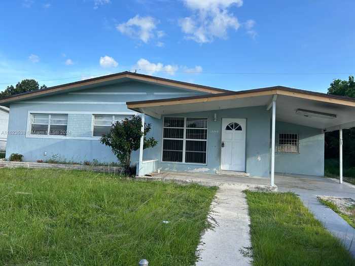 photo 1: 12360 SW 190th St, Miami FL 33177