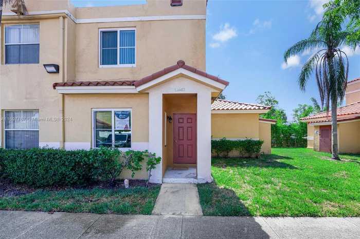 photo 1: 3832 NW 90th Ave Unit 3832, Sunrise FL 33351