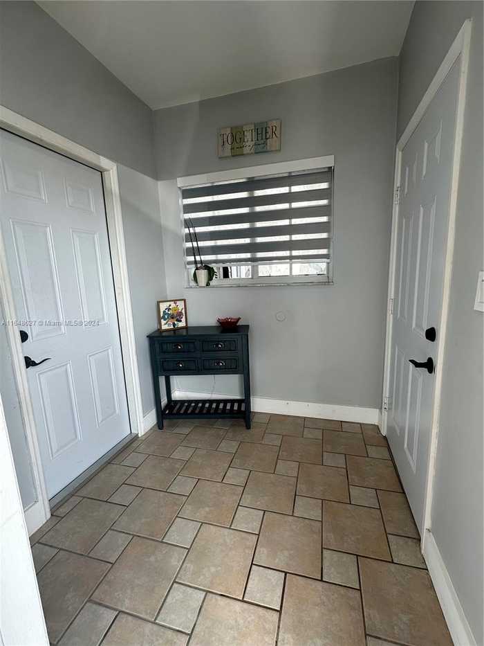 photo 2: 14779 SW 142nd St, Miami FL 33196