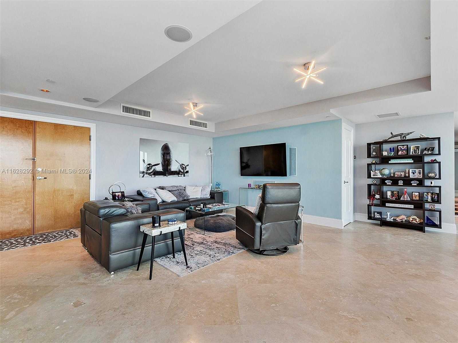 photo 3: 1200 Holiday Dr Unit 506, Fort Lauderdale FL 33316