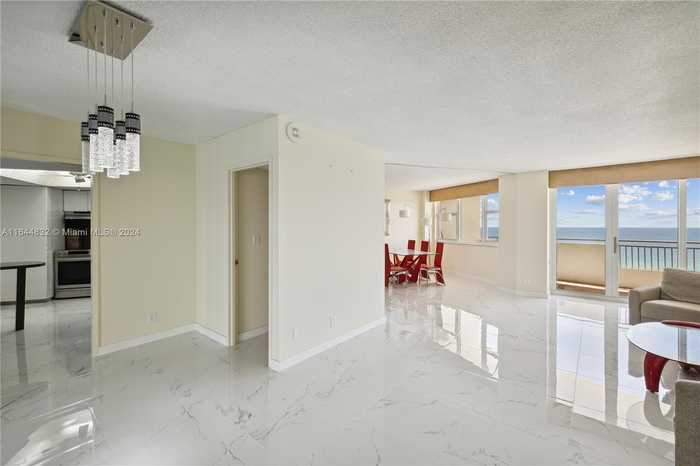 photo 2: 3180 S Ocean Dr Unit 912, Hallandale Beach FL 33009