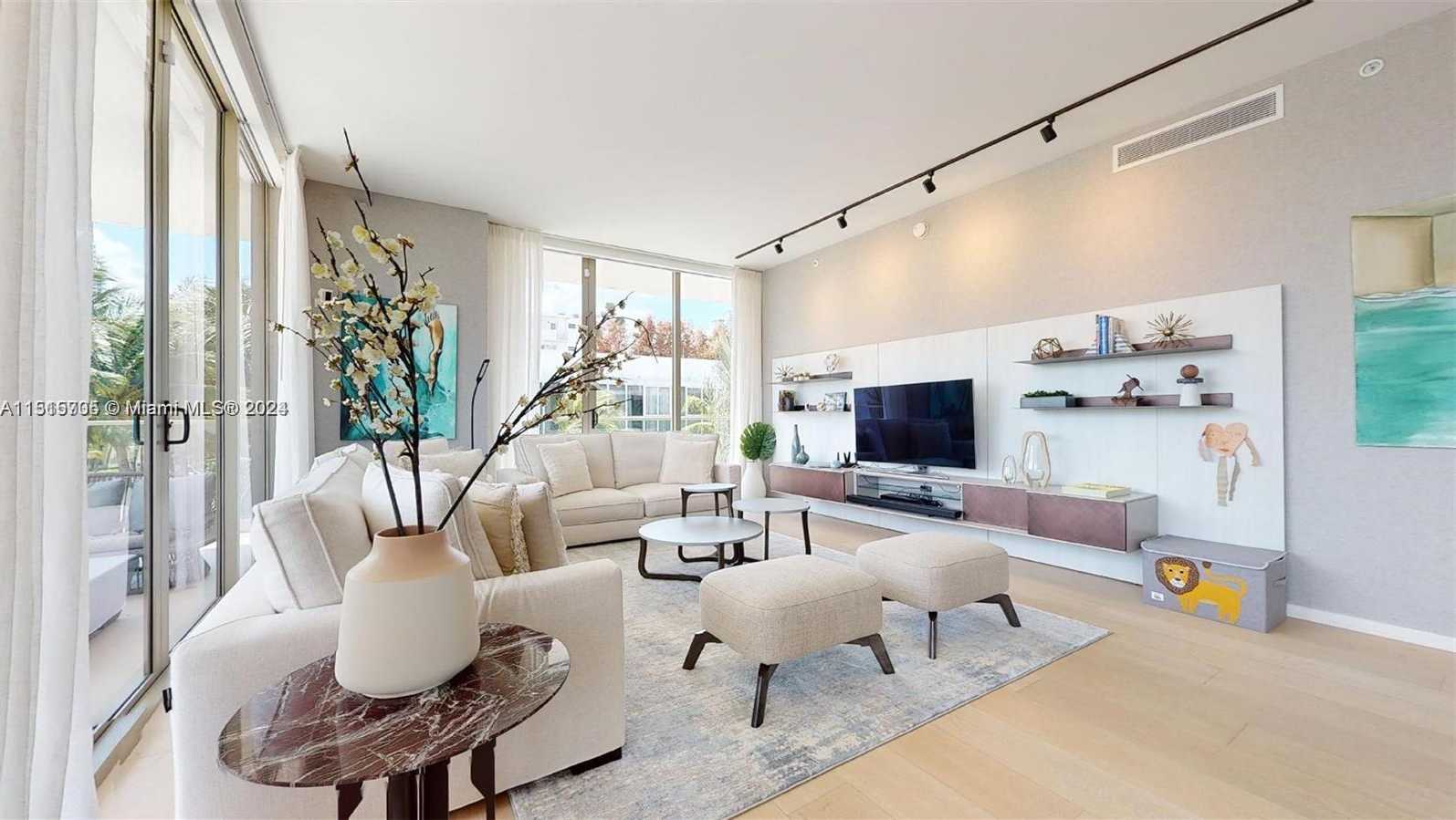 photo 2: 300 Collins Ave Unit 3D, Miami Beach FL 33139