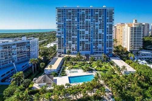 photo 3: 881 Ocean Dr Unit 23B, Key Biscayne FL 33149