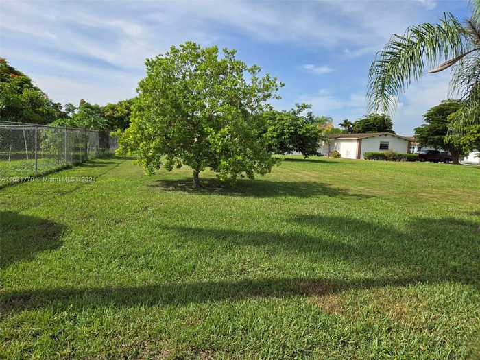 photo 7: 16820 SW 296th St, Homestead FL 33030