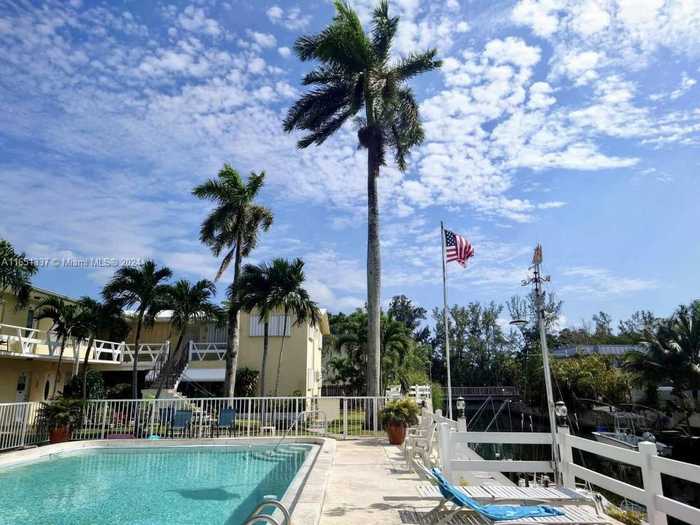 photo 2: 1820 Venice Park Dr Unit 102, North Miami FL 33181