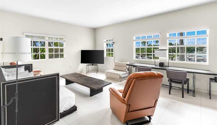 photo 1: 40201 Fisher Island Dr Unit 40201, Miami Beach FL 33109