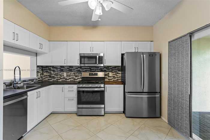 photo 2: 11040 Light House Ct, Tamarac FL 33321