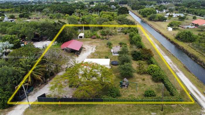 photo 1: 26785 SW 197th Ave, Homestead FL 33031