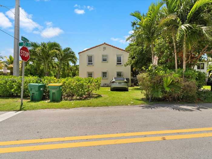 photo 1: 2926 Royal Palm Ave, Miami Beach FL 33140