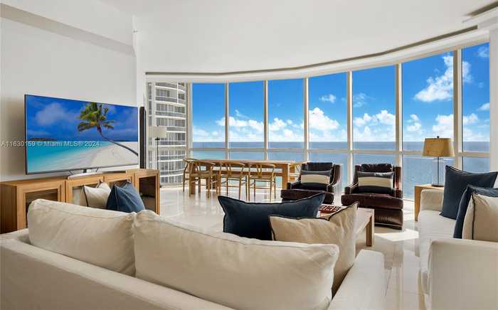 photo 2: 18101 Collins Ave Unit 3309, Sunny Isles Beach FL 33160