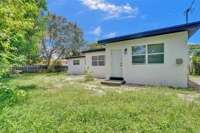 photo 26: 1041 NE 169th St, Miami FL 33162