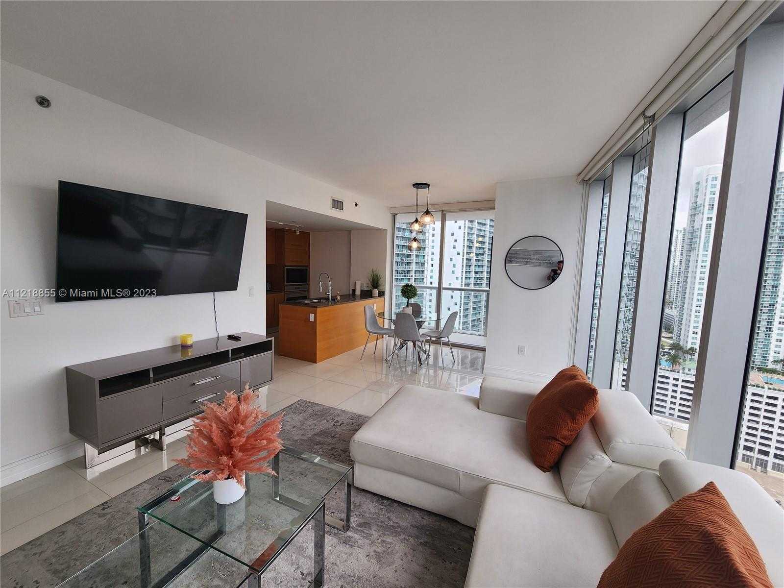 photo 2: 485 Brickell Ave Unit 2504, Miami FL 33131