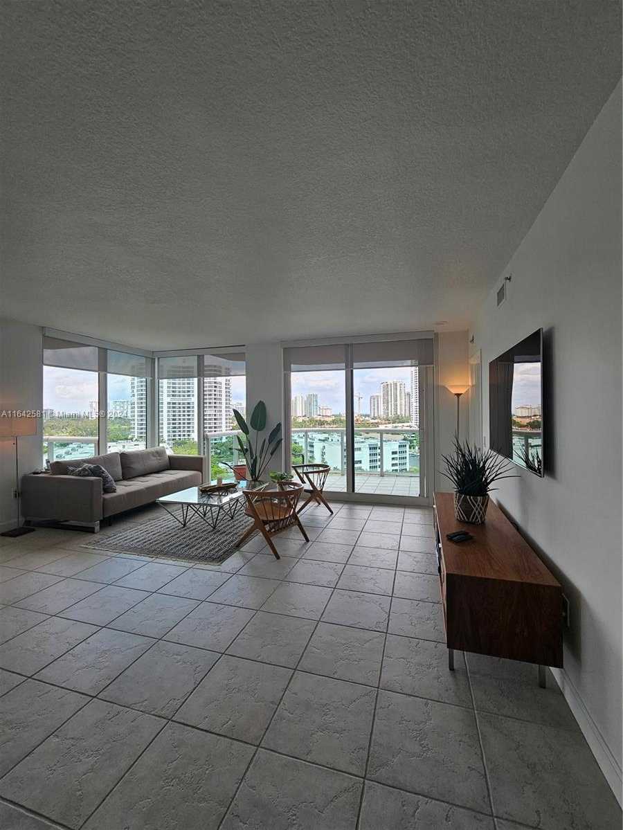 photo 3: 3370 Hidden Bay Dr Unit 1002, Aventura FL 33180