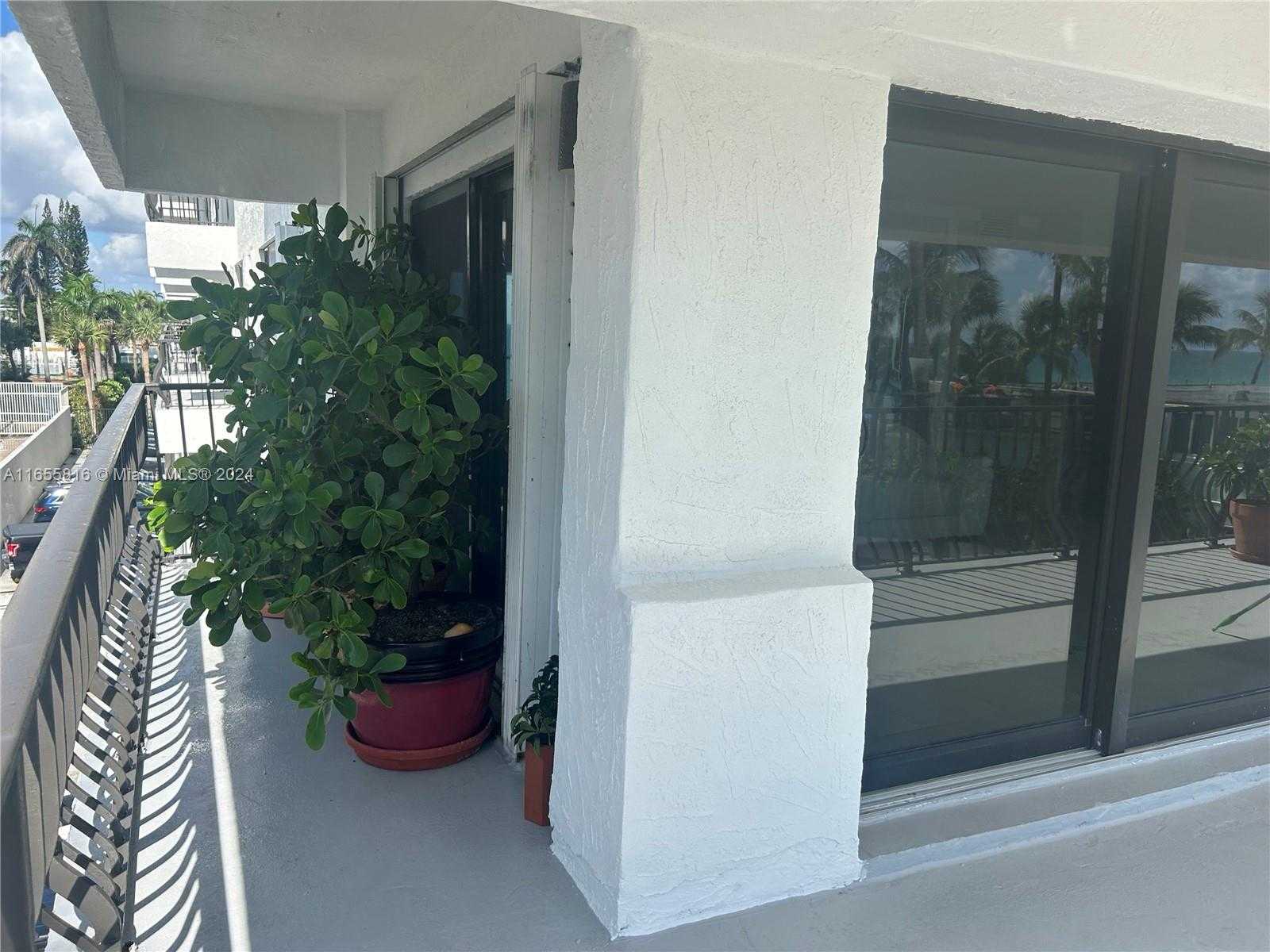 photo 3: 5415 Collins Ave Unit 306, Miami Beach FL 33140