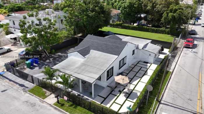 photo 2: 1772 NW 3rd St, Miami FL 33125