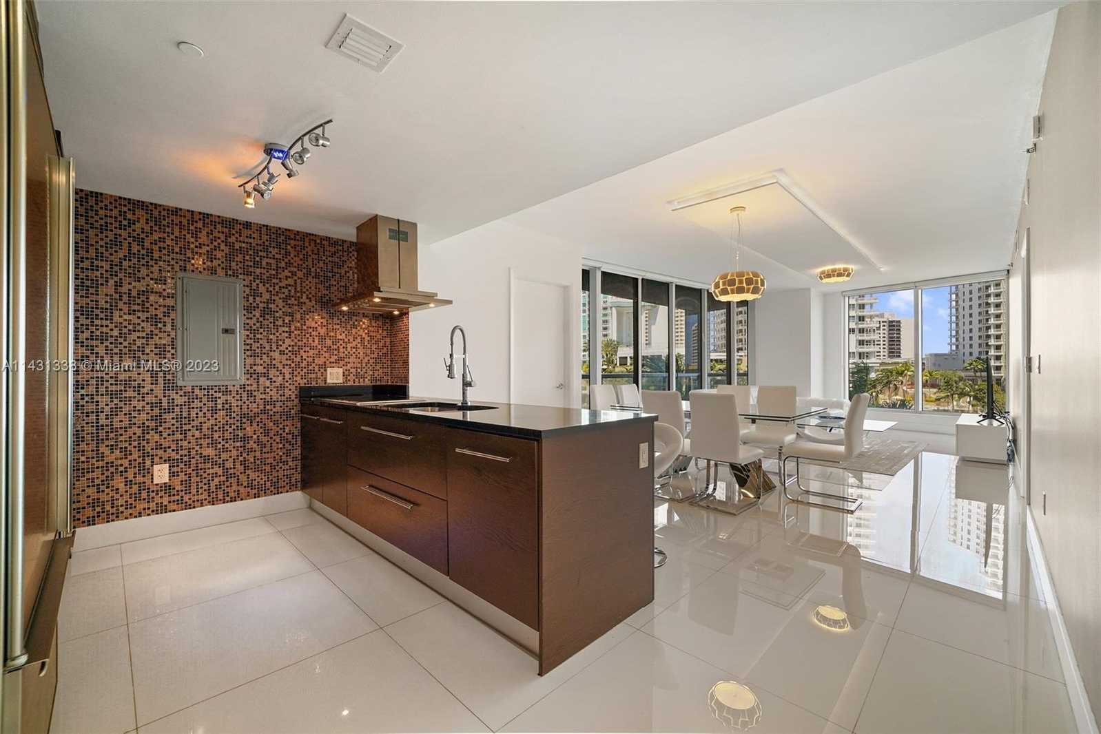 photo 1: 495 Brickell Ave Unit 402, Miami FL 33131