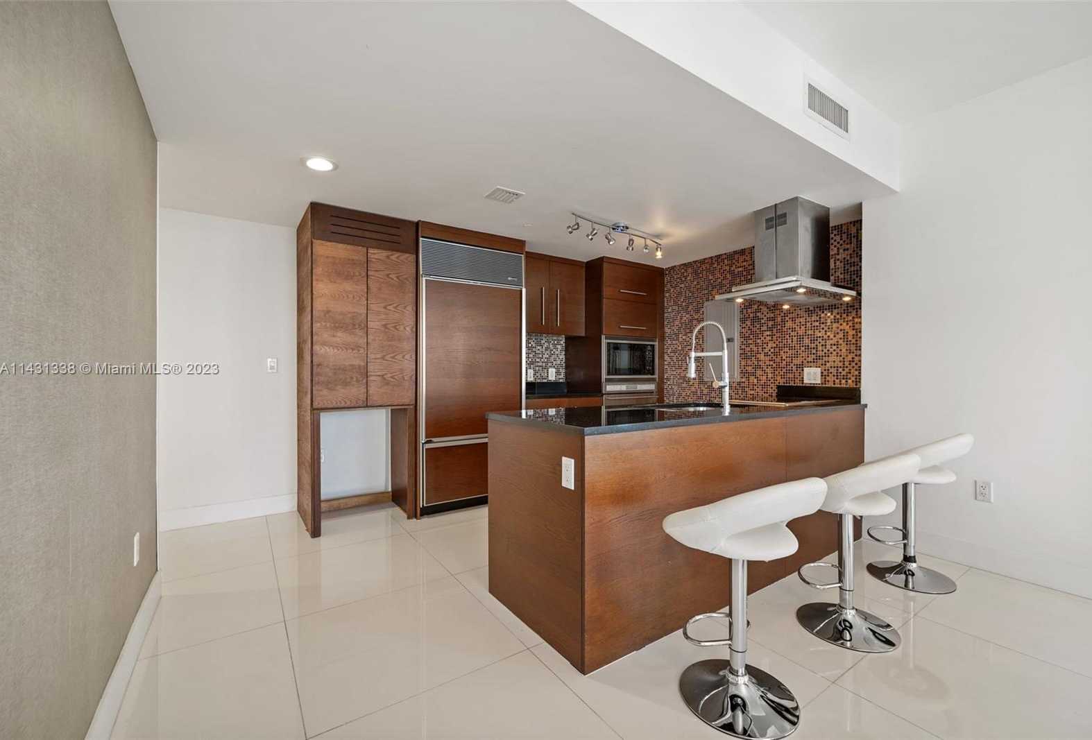 photo 3: 495 Brickell Ave Unit 402, Miami FL 33131