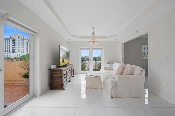 photo 1: 1400 Salzedo St Unit 405, Coral Gables FL 33134