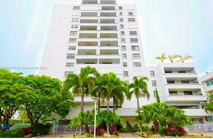 photo 1: 1775 Washington Ave Unit 8B, Miami Beach FL 33139