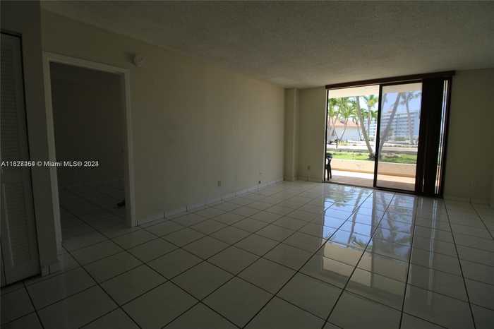 photo 7: 13499 Biscayne Blvd Unit 404, North Miami FL 33181