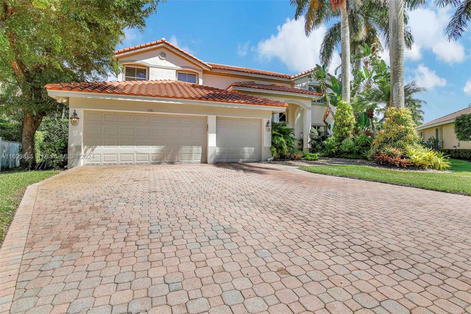 photo 3: 1781 Harbor Pointe Cir, Weston FL 33327