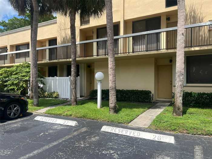 photo 2: Unit 202, Davie FL 33328