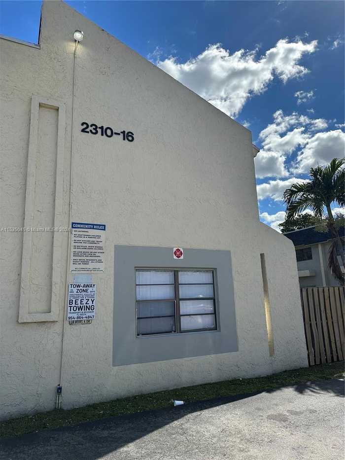 photo 2: Unit 2310, Lauderhill FL 33313