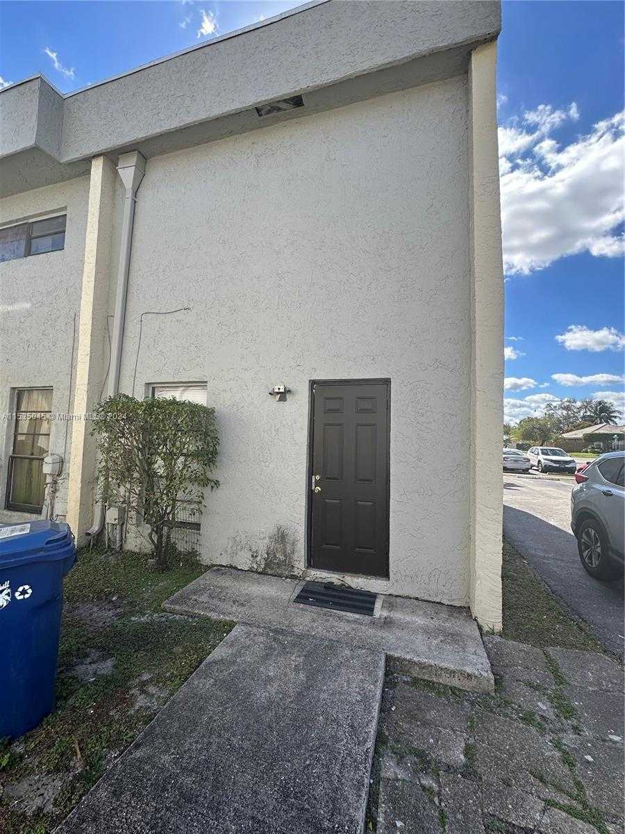 photo 3: Unit 2310, Lauderhill FL 33313