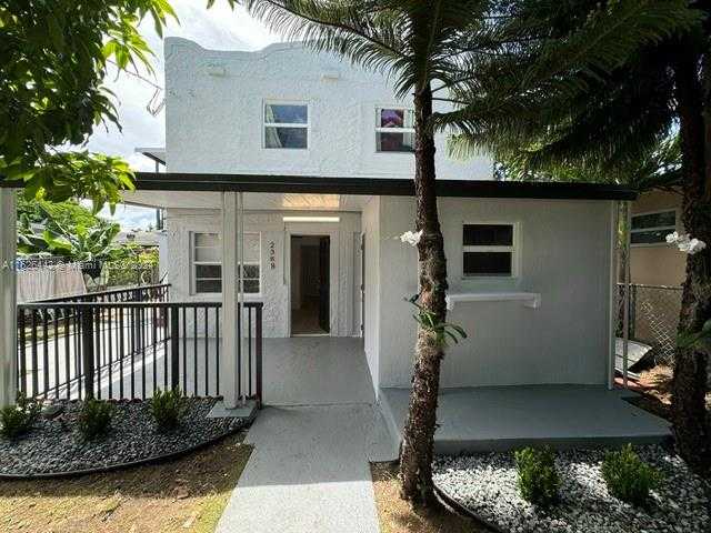 photo 3: 2388 NW 33rd St, Miami FL 33142