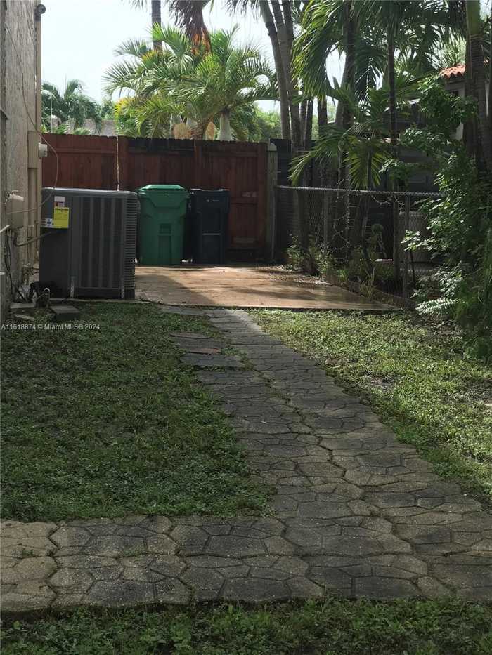 photo 15: 1125 SW 117th Ct Unit 9-C-I, Miami FL 33184