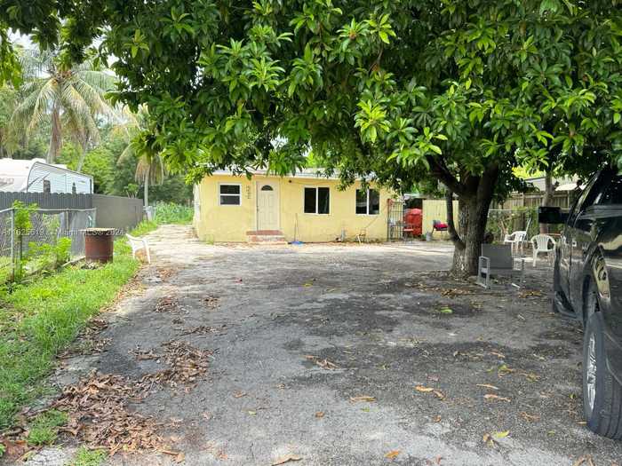 photo 1: 9333 NW 5th Ave, Miami FL 33150