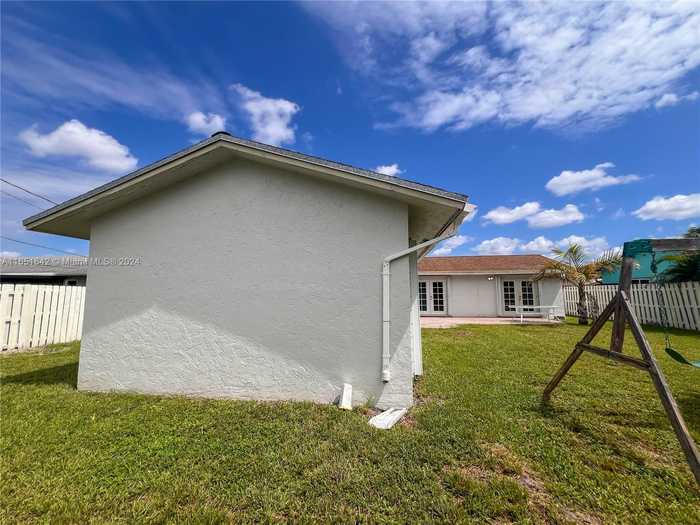 photo 28: 8620 NW 46th St, Lauderhill FL 33351