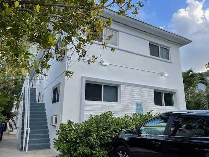 photo 1: 1420 16th St, Miami Beach FL 33139