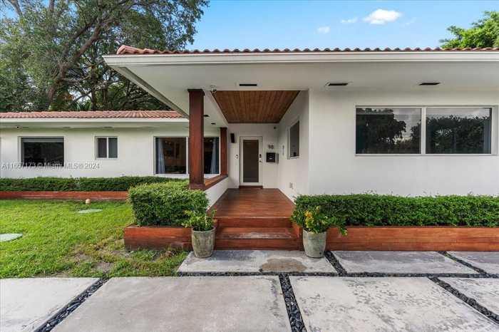 photo 2: 98 NE 103rd St, Miami Shores FL 33138