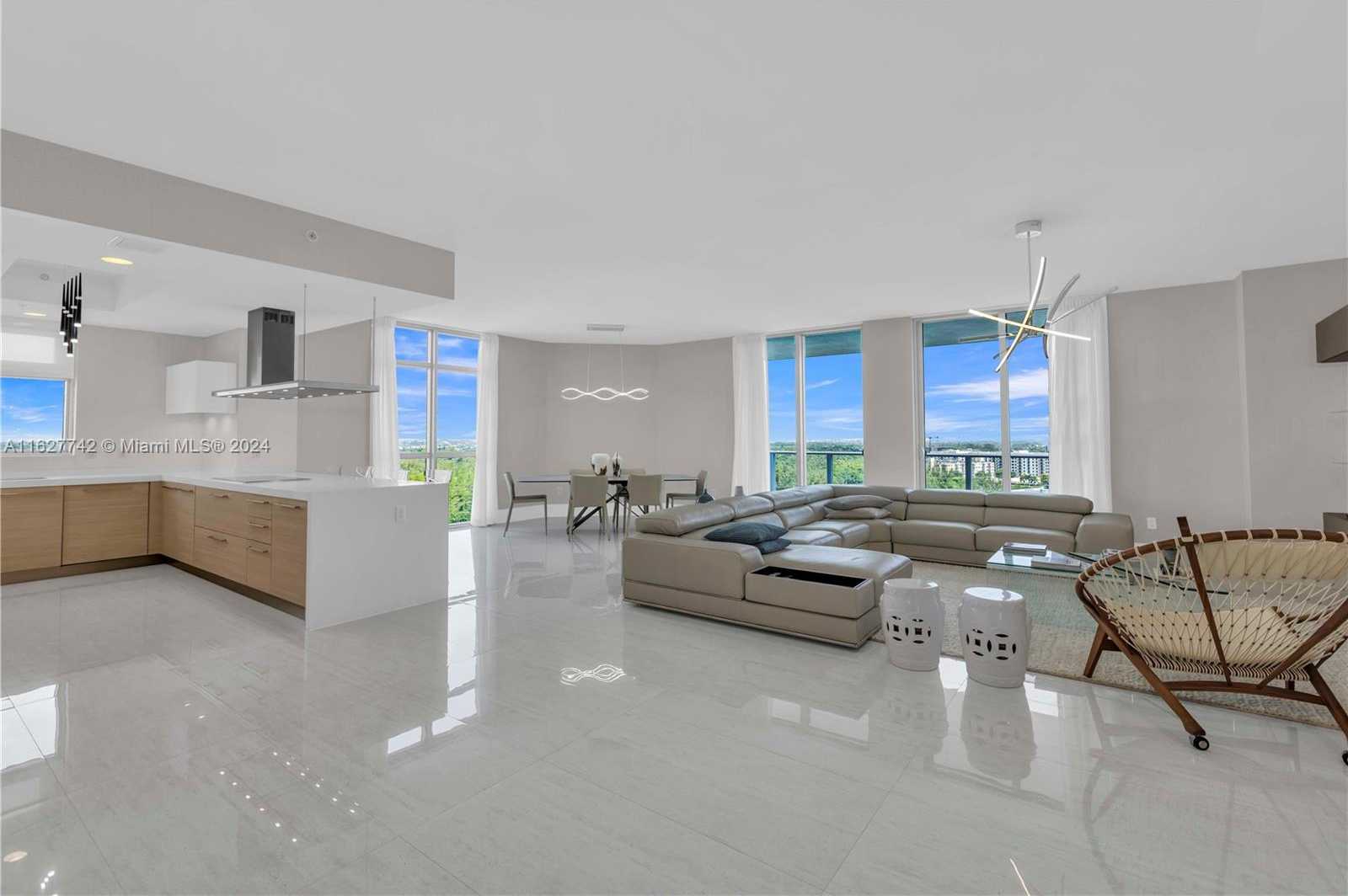 photo 3: 17301 Biscayne Blvd Unit 1402, North Miami Beach FL 33160