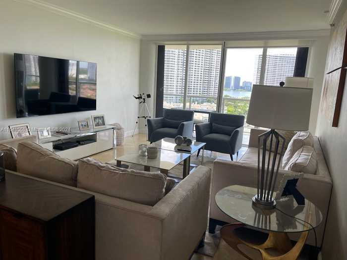 photo 2: 4000 Island Blvd Unit 1503, Aventura FL 33160