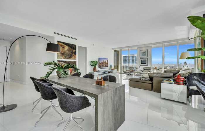 photo 2: 901 Brickell Key Blvd Unit 3508, Miami FL 33131