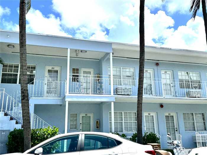 photo 7: 635 8th St Unit 106, Miami Beach FL 33139