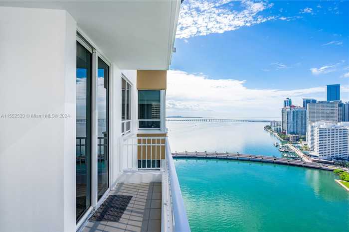 photo 2: 801 Brickell Key Blvd Unit 2602, Miami FL 33131