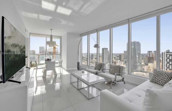 photo 1: 485 Brickell Ave Unit 4104, Miami FL 33131