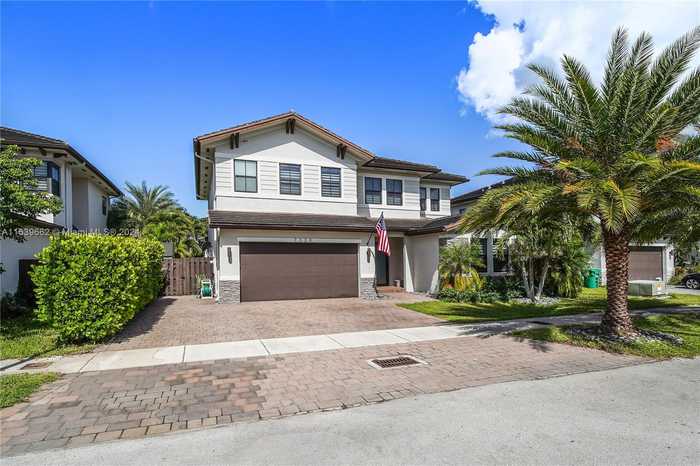 photo 1: 7320 SW 163rd Ave, Miami FL 33193